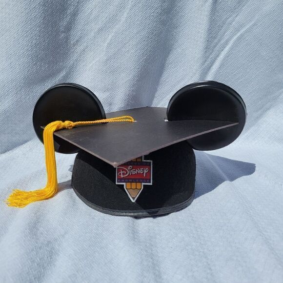 College of Disney Knowledge Graduation Cap Hat Mint Condition - Picture 2 of 7